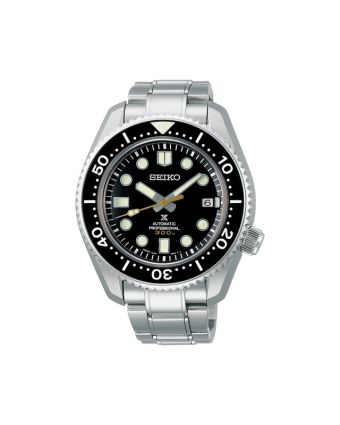 Seiko Prospex Sea SLA021J1 mustalla taululla, valkoisella taustalla edestä