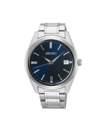Seiko Essentials SUR309P1 sinisellä taululla, valkoisella taustalla edestä