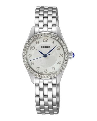 Seiko naisten kvartsikello SUR385P1 hopeisella taululla, valkoisella taustalla edestä