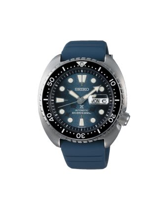 Seiko Prospex Sea SRPF77K1 sinisellä taululla, valkoisella taustalla edestä