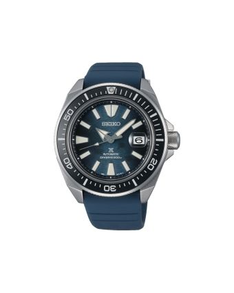 Seiko Prospex Sea SRPF79K1 sinisellä taululla, valkoisella taustalla edestä