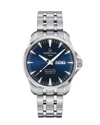 Certina DS Action Day Date Powermatic 80 C032.430.11.041.00 sinisellä taululla, valkoisella taustalla edestä