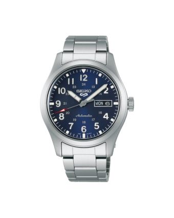 Seiko 5 Sports Field SRPG29K1 sinisellä taululla, valkoisella taustalla edestä
