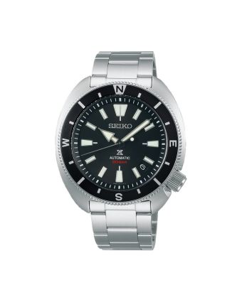 Seiko Prospex Land SRPH17K1 mustalla taululla, valkoisella taustalla edestä