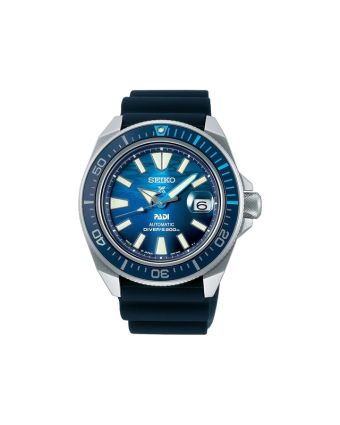 Seiko Prospex Sea SRPJ93K1 sinisellä taululla, valkoisella taustalla edestä