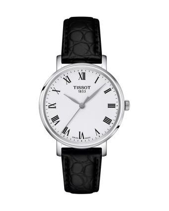 Tissot Everytime T143.210.16.033.00 hopeanvärisellä taululla, valkoisella taustalla edestä