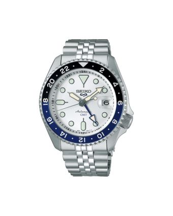 Seiko 5 Sports SKX SSK033K1 hopeisella taululla, valkoisella taustalla edestä