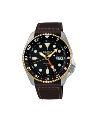 Seiko 5 Sports SKX SSK036K1 mustalla taululla, valkoisella taustalla edestä