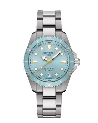 Certina DS Action 40mm C048.410.44.351.00 vaaleansinisellä taululla, valkoisella taustalla edestä