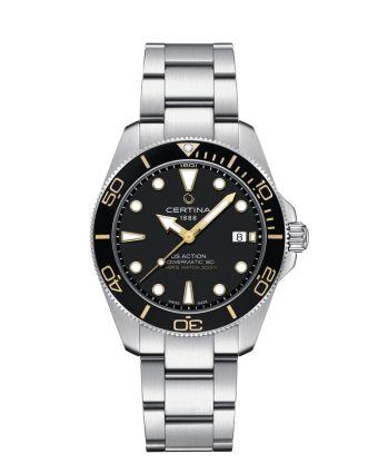 Certina DS Action Diver 40.5mm Powermatic 80 C048.407.11.051.01 mustalla taululla, valkoisella taustalla edest&auml;