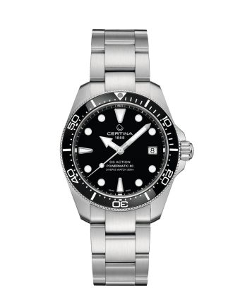 Certina DS Action Diver 38mm Powermatic 80 C048.807.11.051.00 mustalla taululla, valkoisella taustalla edest&auml;