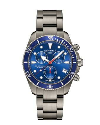 Certina DS Action Chrono C048.417.44.041.00 sinisellä taululla, valkoisella taustalla edestä