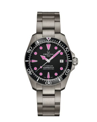 Certina DS Action Diver 38mm Titanium C048.807.44.051.01 mustalla taululla, valkoisella taustalla edest&auml;