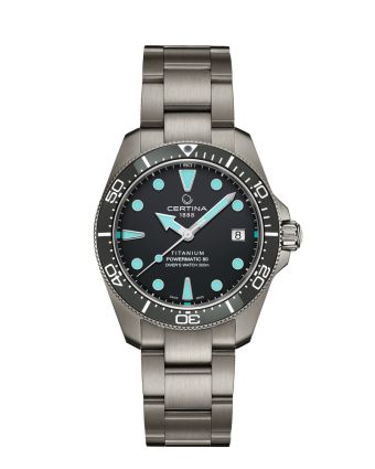 Certina DS Action Diver 38mm Titanium C048.807.44.081.00 harmaalla taululla, valkoisella taustalla edest&auml;