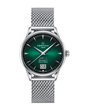Certina DS-1 Big Date Powermatic 80 C029.426.11.091.60 vihreällä taululla, valkoisella taustalla edestä