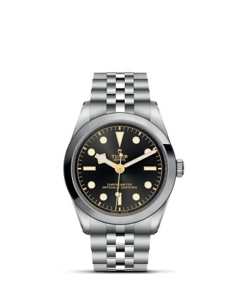 Tudor Black Bay One 36 M79640-0001 antrasiitinharmaalla taululla, valkoisella taustalla edestä